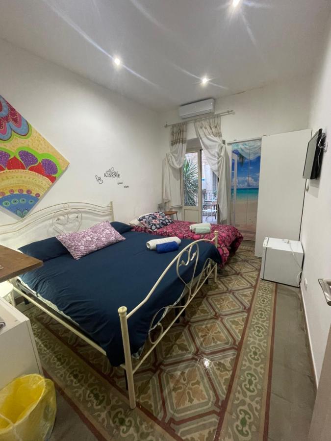 Al Molo Sant'Eligio Hotel Таранто Екстериор снимка