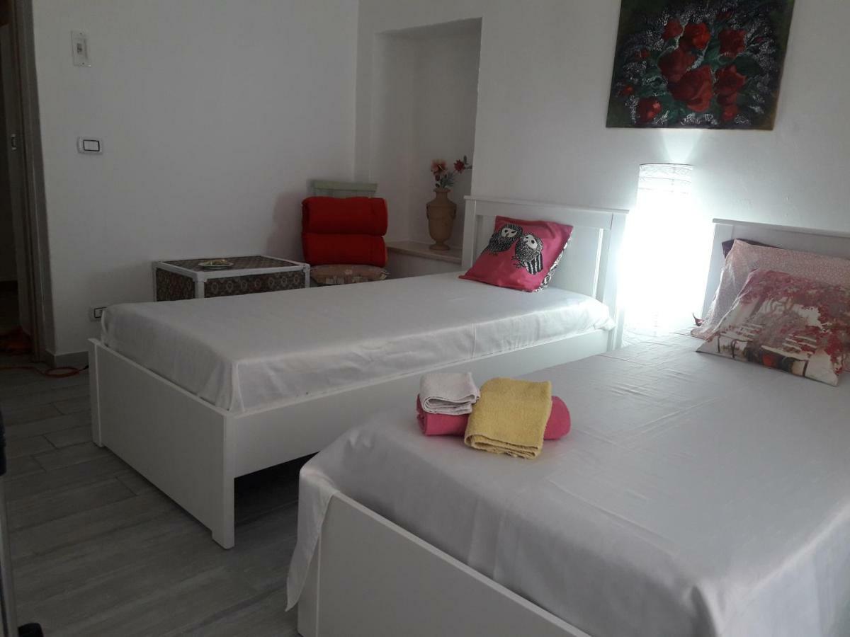 Al Molo Sant'Eligio Hotel Таранто Екстериор снимка