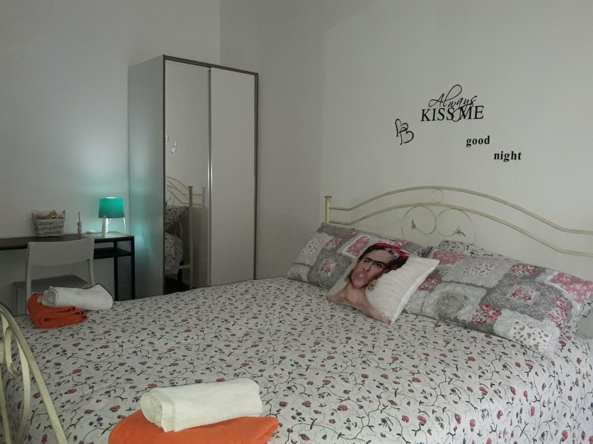 Al Molo Sant'Eligio Hotel Таранто Екстериор снимка