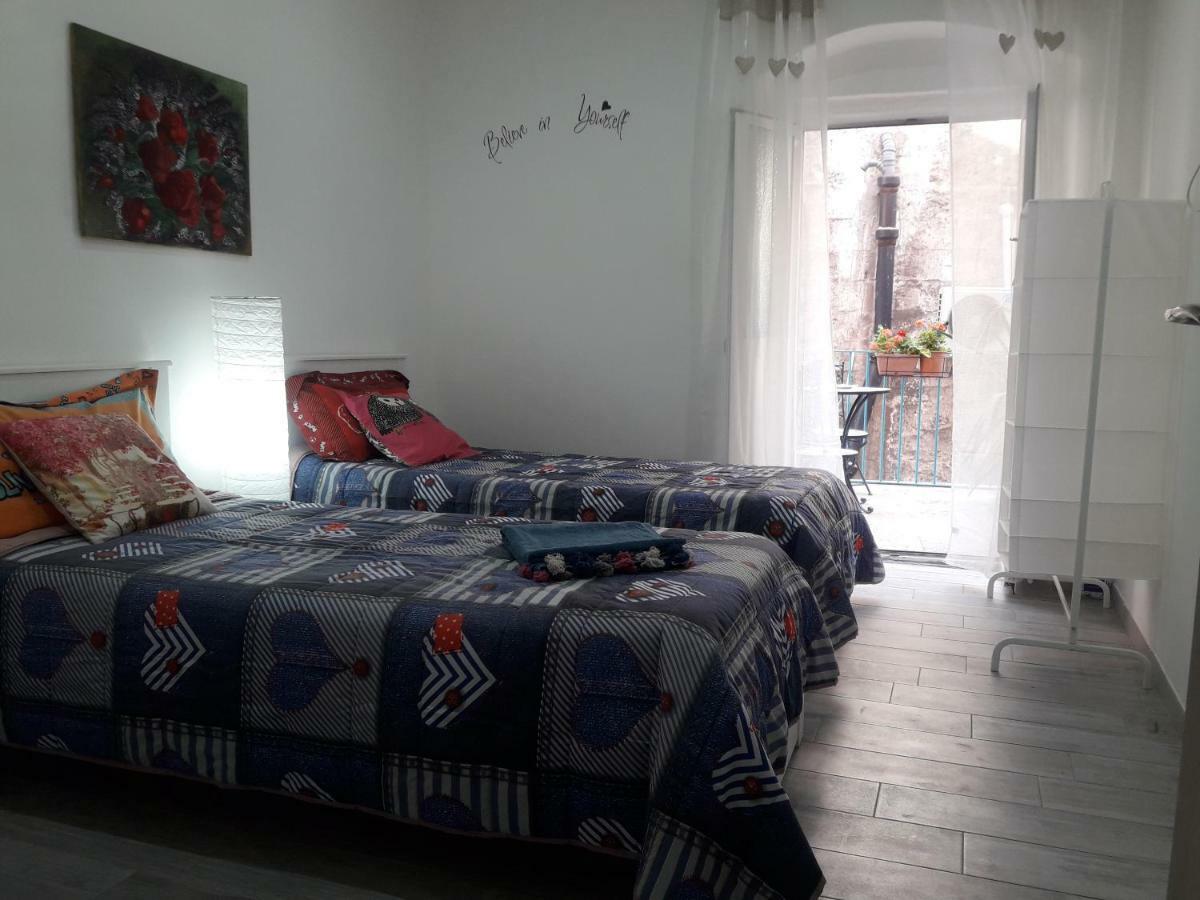 Al Molo Sant'Eligio Hotel Таранто Екстериор снимка