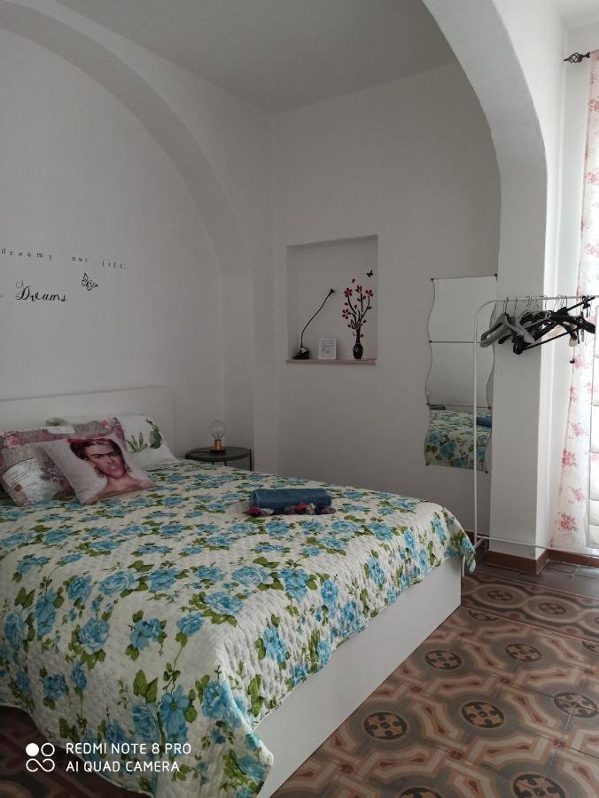 Al Molo Sant'Eligio Hotel Таранто Екстериор снимка